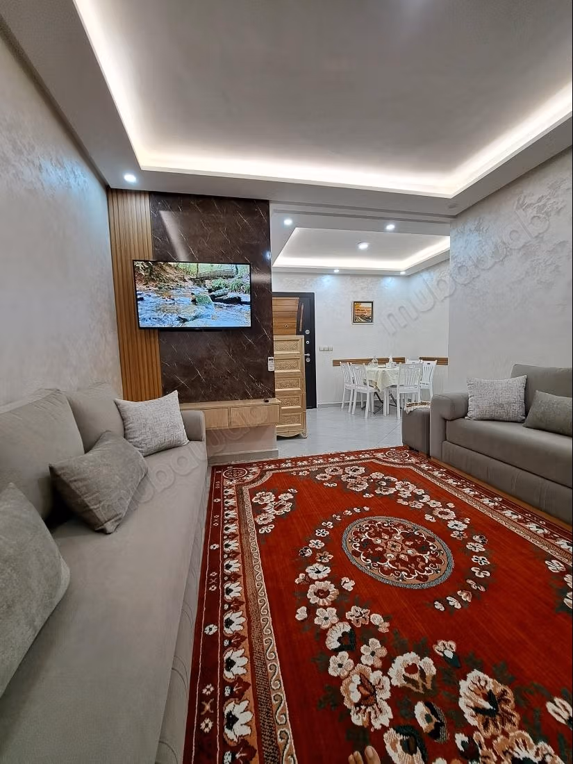 Appartements à louer à Anza. Superficie totale de 70 m². Gardien et climatisation