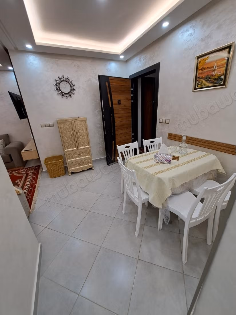 Appartements à louer à Anza. Superficie totale de 70 m². Gardien et climatisation