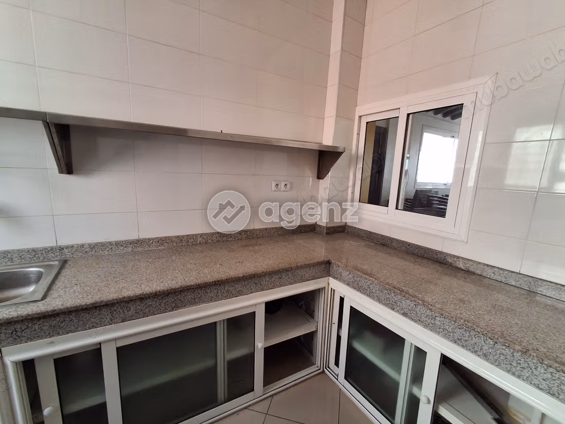Commerce à louer 231 m² Fadesa nahda Rabat