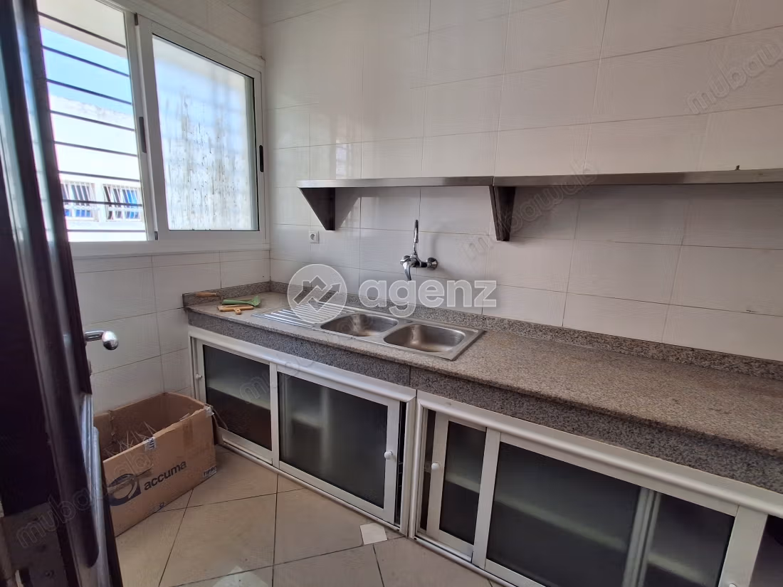 Commerce à louer 231 m² Fadesa nahda Rabat