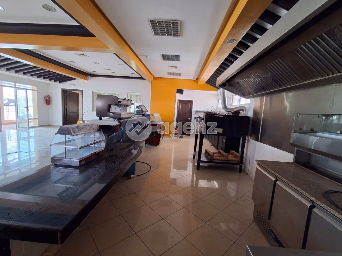 Commerce à louer 231 m² Fadesa nahda Rabat