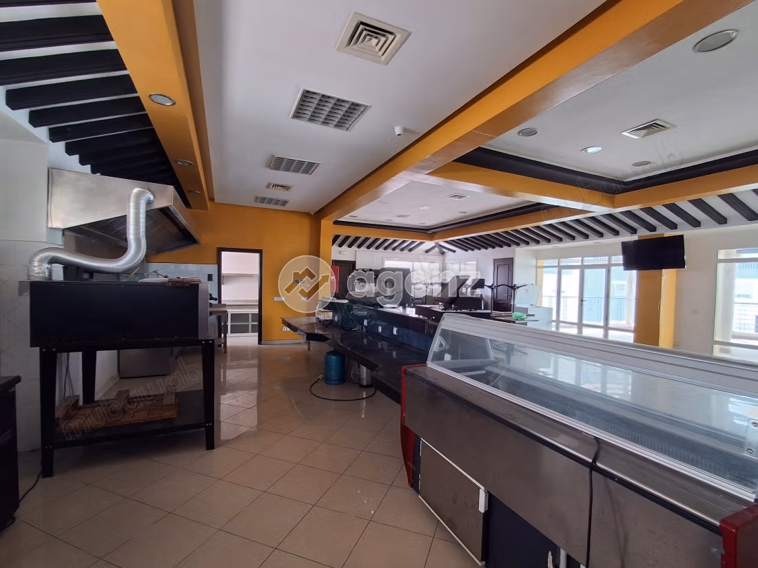 Commerce à louer 231 m² Fadesa nahda Rabat