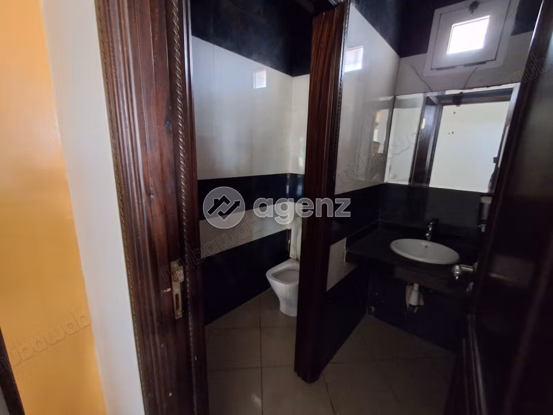 Commerce à louer 231 m² Fadesa nahda Rabat