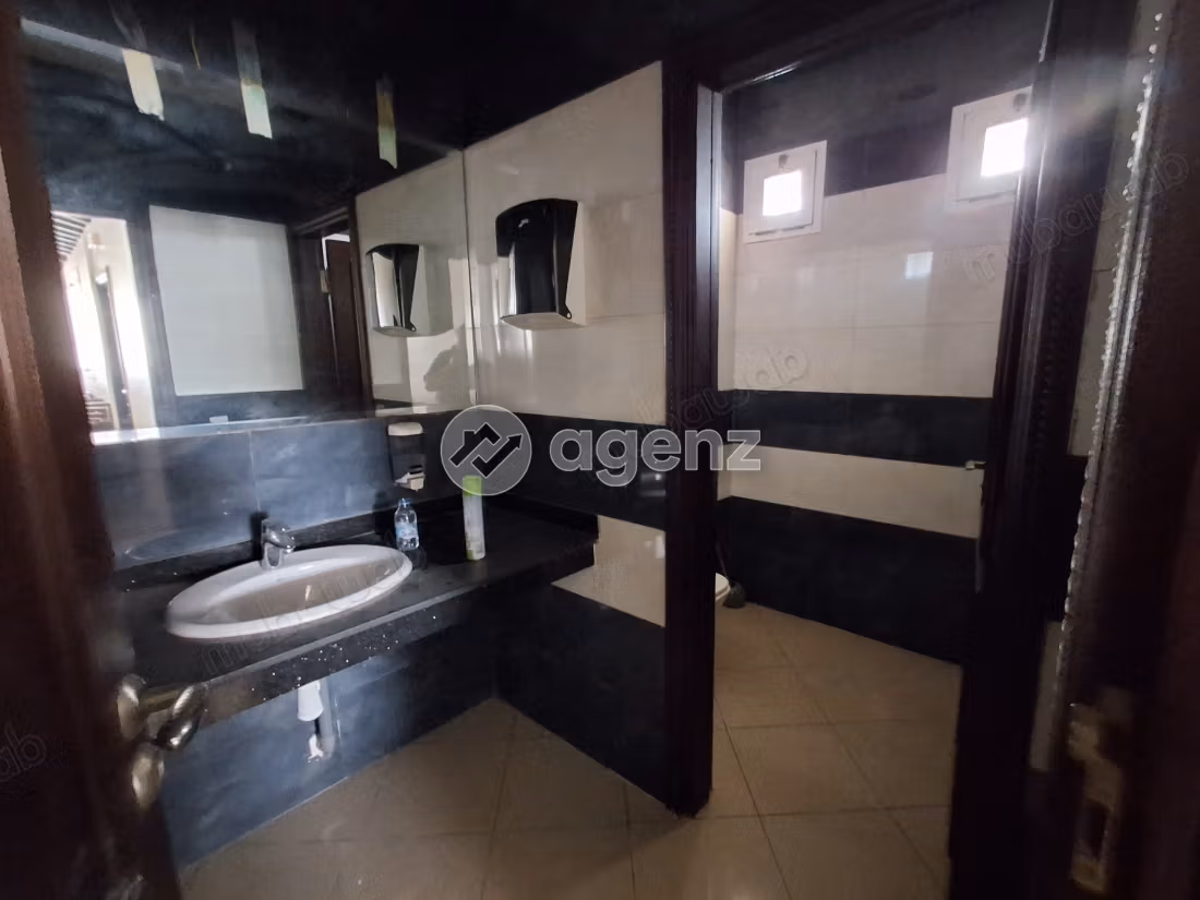 Commerce à louer 231 m² Fadesa nahda Rabat