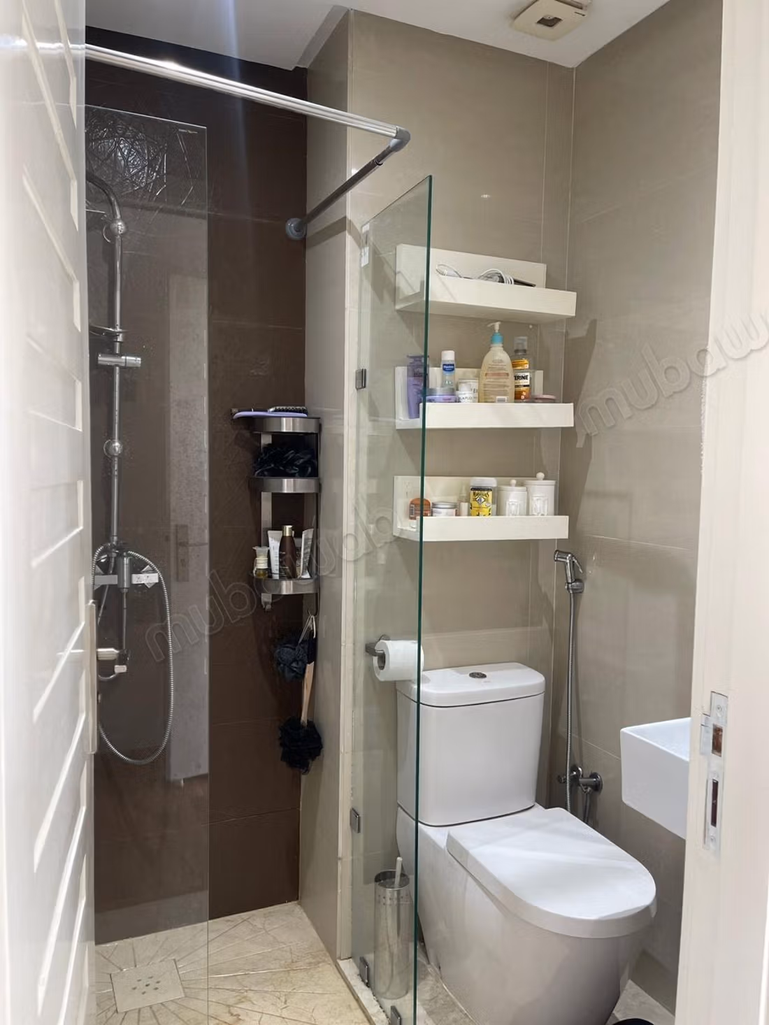 Superbo triplex in affitto a Harhoura. Superficie 200 m². Ben arredato