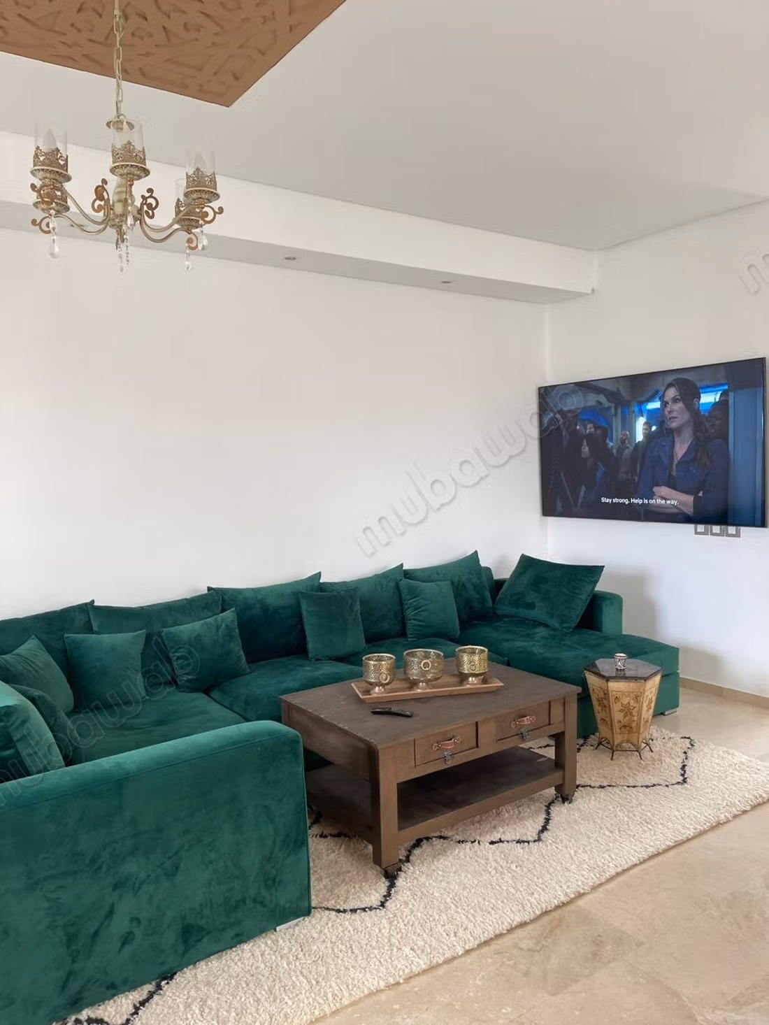 Superbo triplex in affitto a Harhoura. Superficie 200 m². Ben arredato
