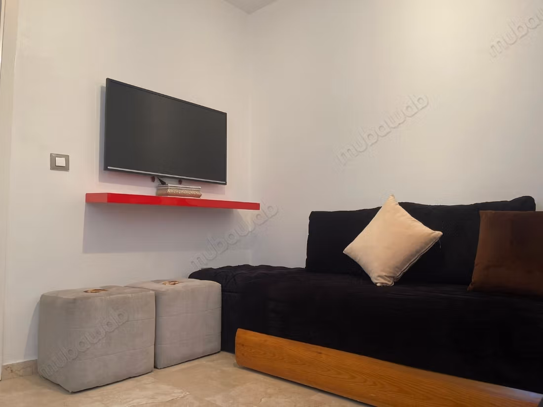 Superbo triplex in affitto a Harhoura. Superficie 200 m². Ben arredato