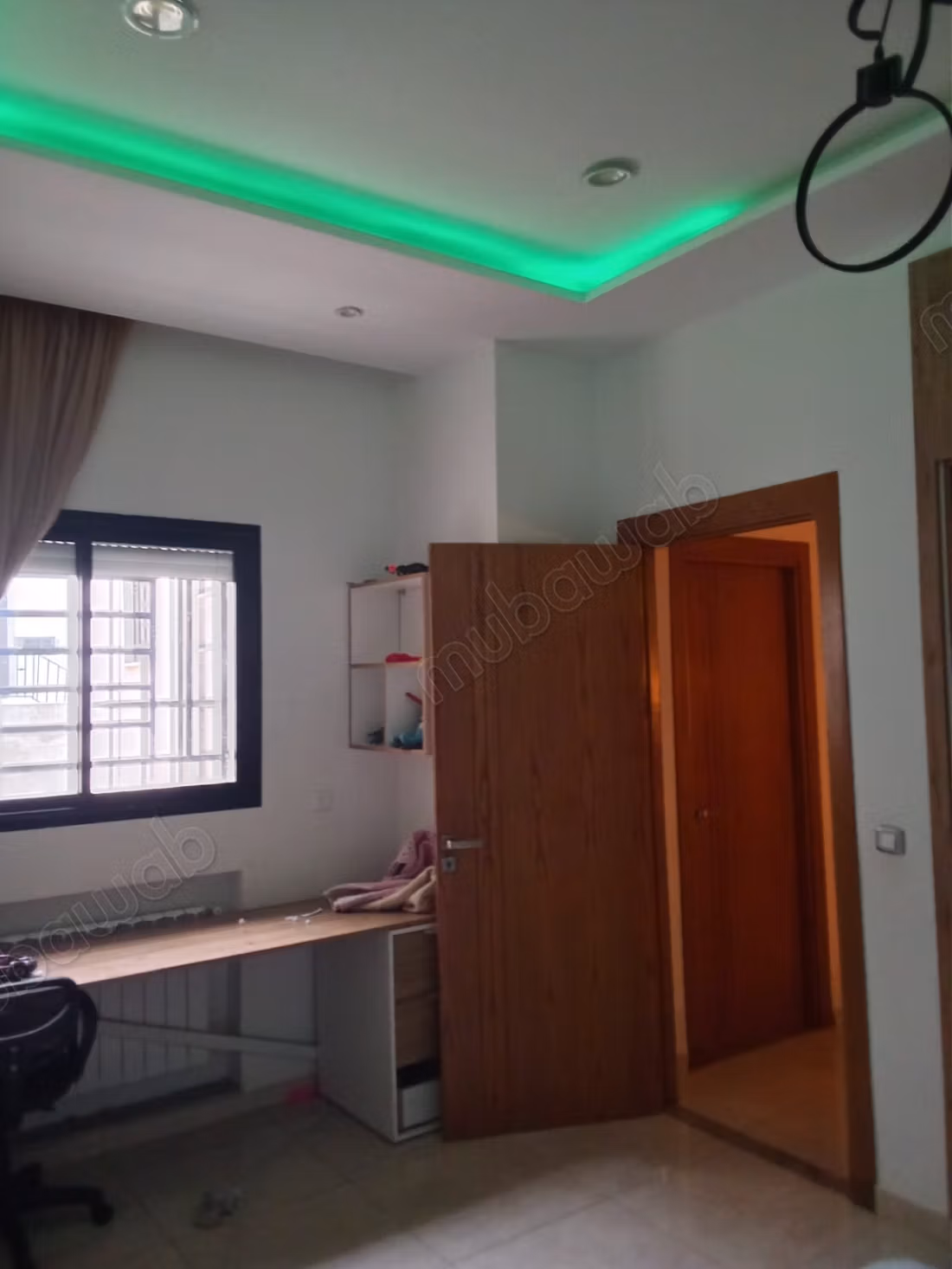 In vendita una villa con piscina a Aouina