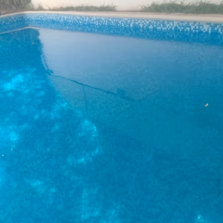 In vendita una villa con piscina a Aouina
