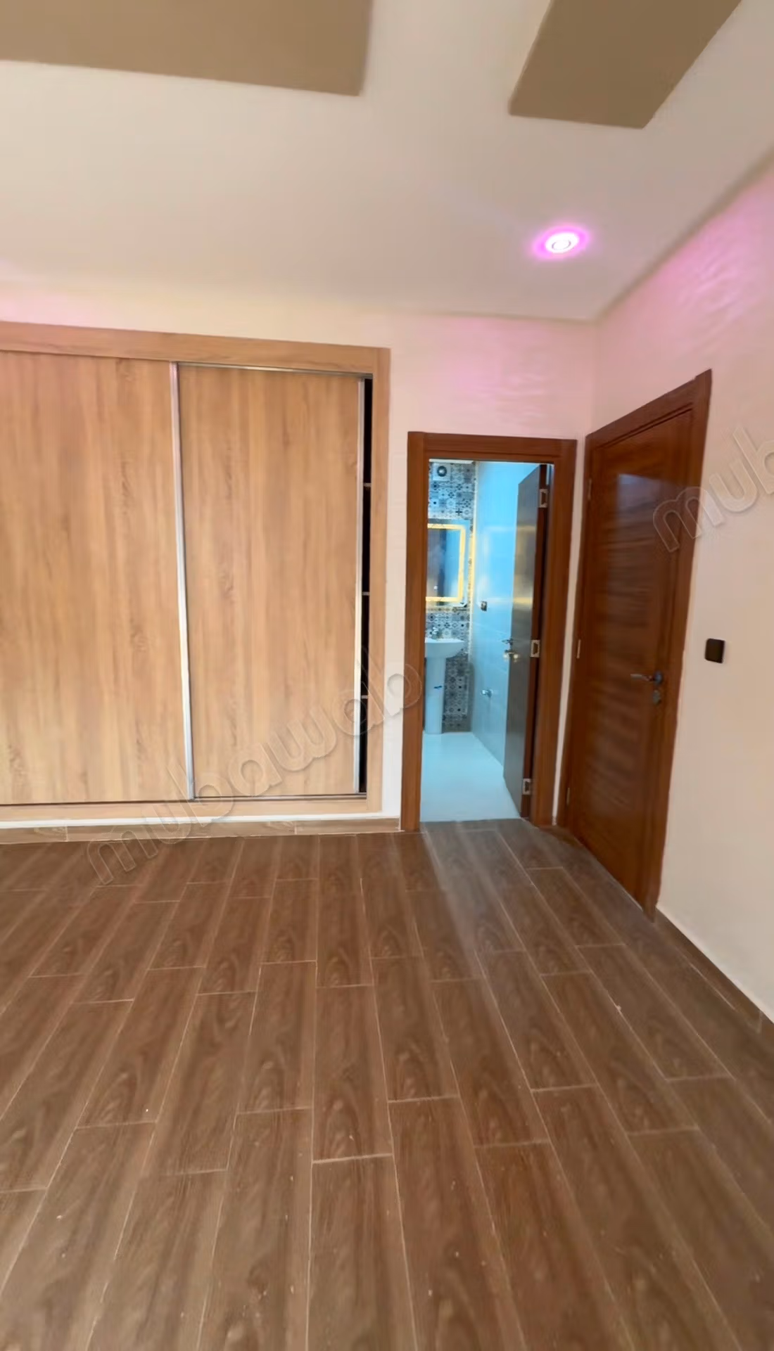 Verkoop appartement in Al Bassatine. Totale oppervlakte 127 m². Beveiligd 24/7