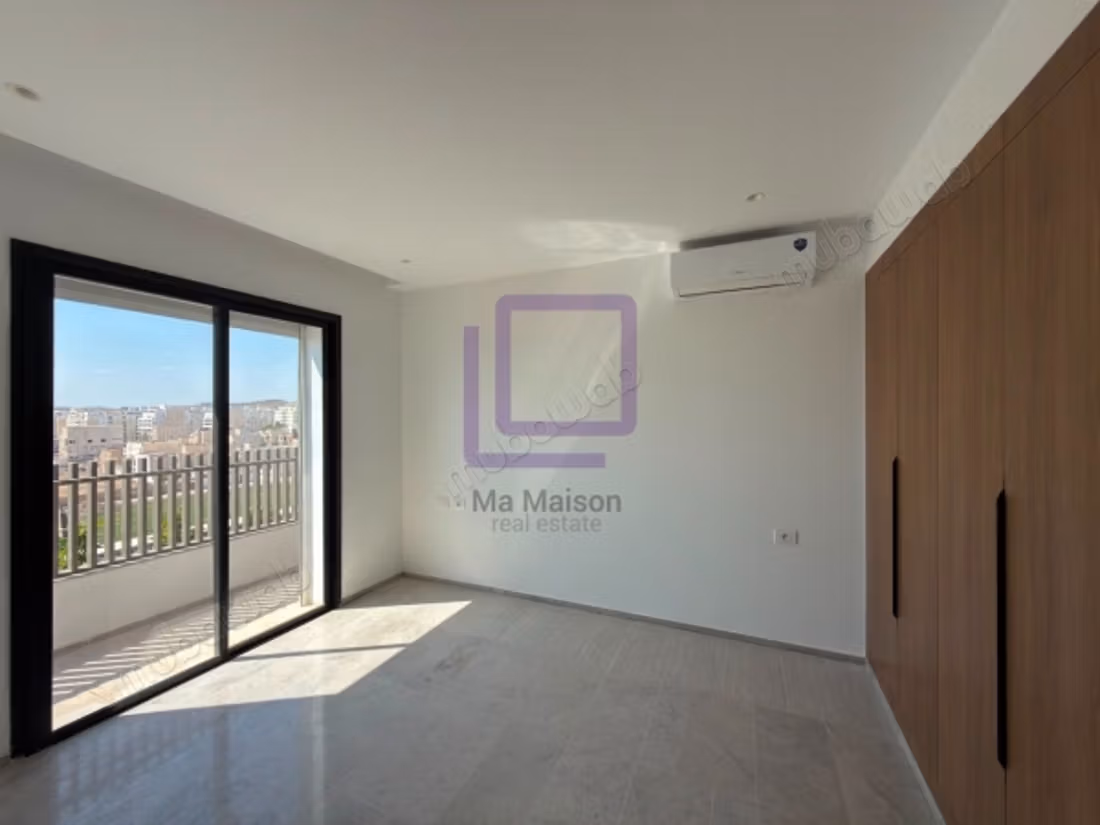 Un appartamento S2 di 83m² con terrazza a Cité Riadh El Ghazela