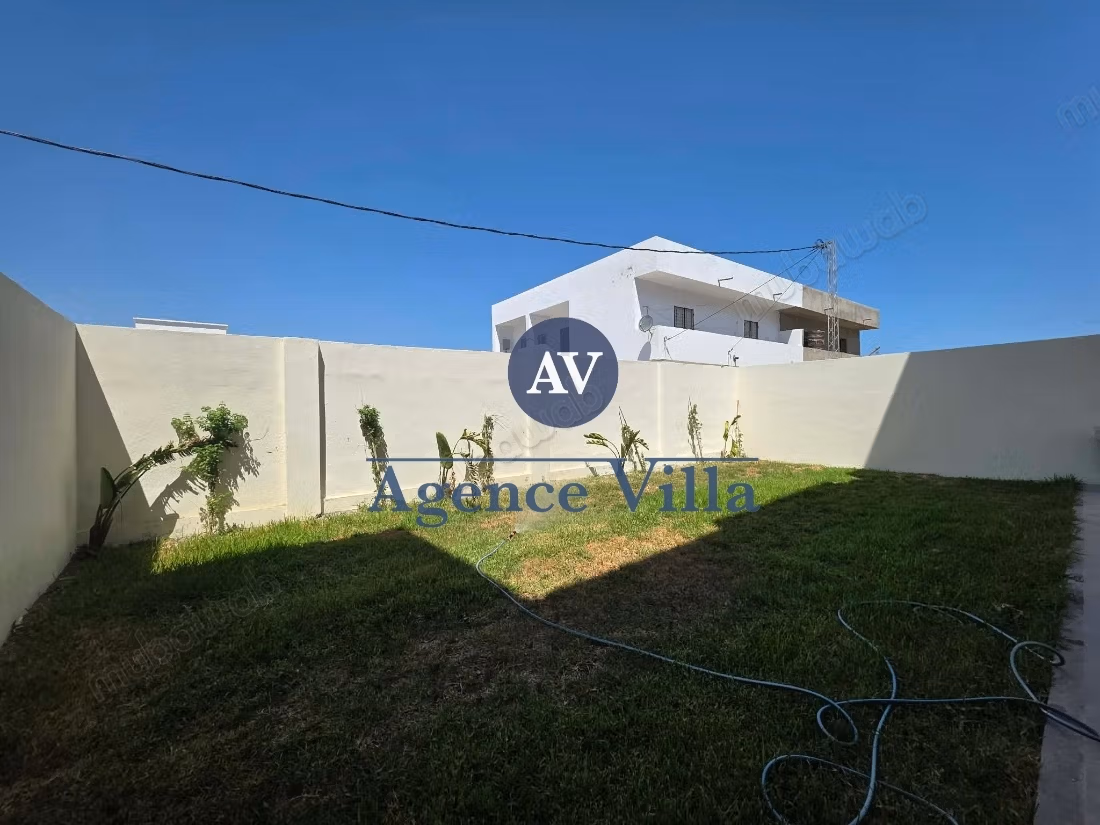 A louer un appartement s1 avec jardin à la Soukra