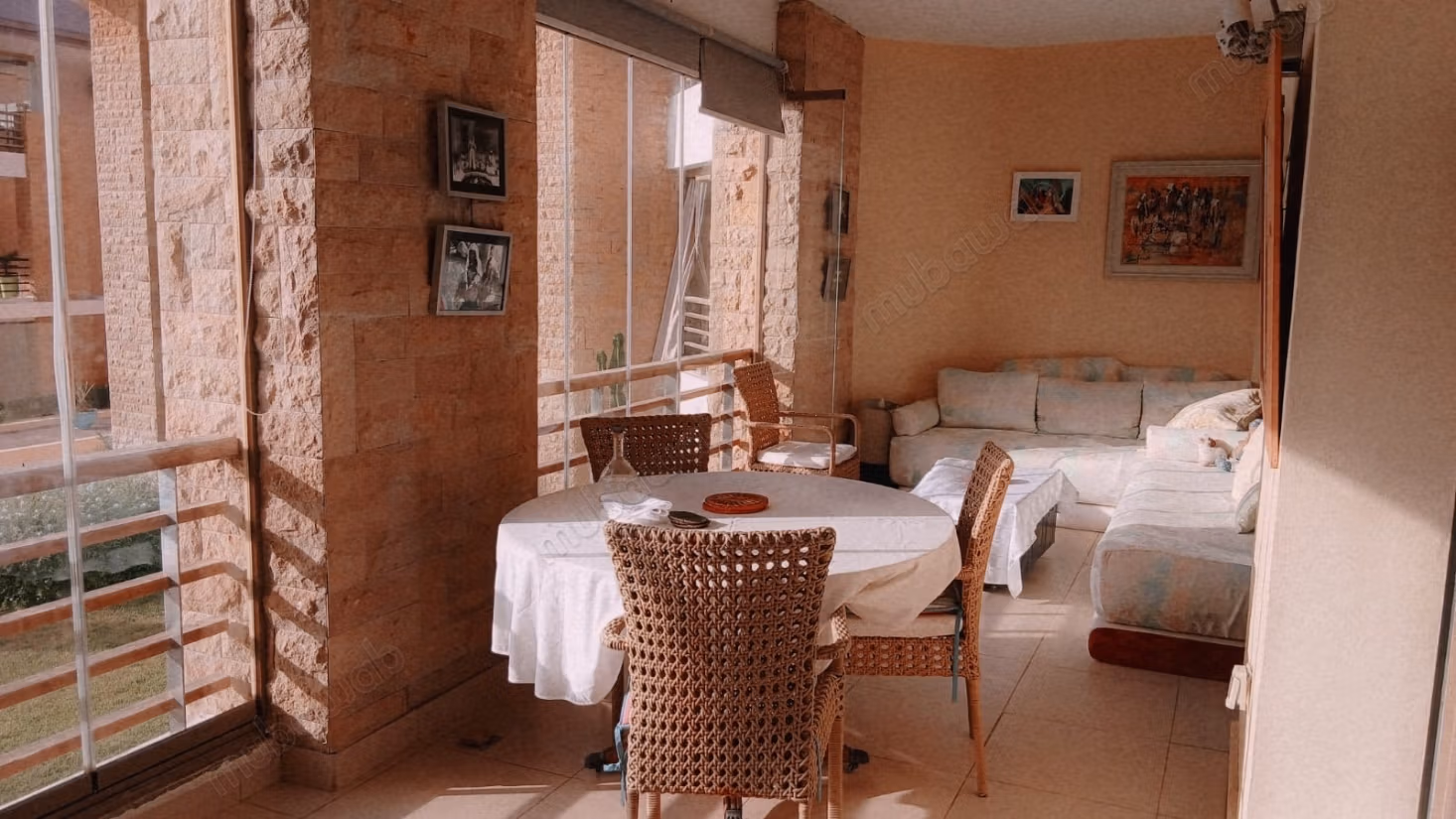 Apartamento superbamente ubicado a la venta en Sidi Bouknadel. Superficie de 118 m². Ascensor y terraza