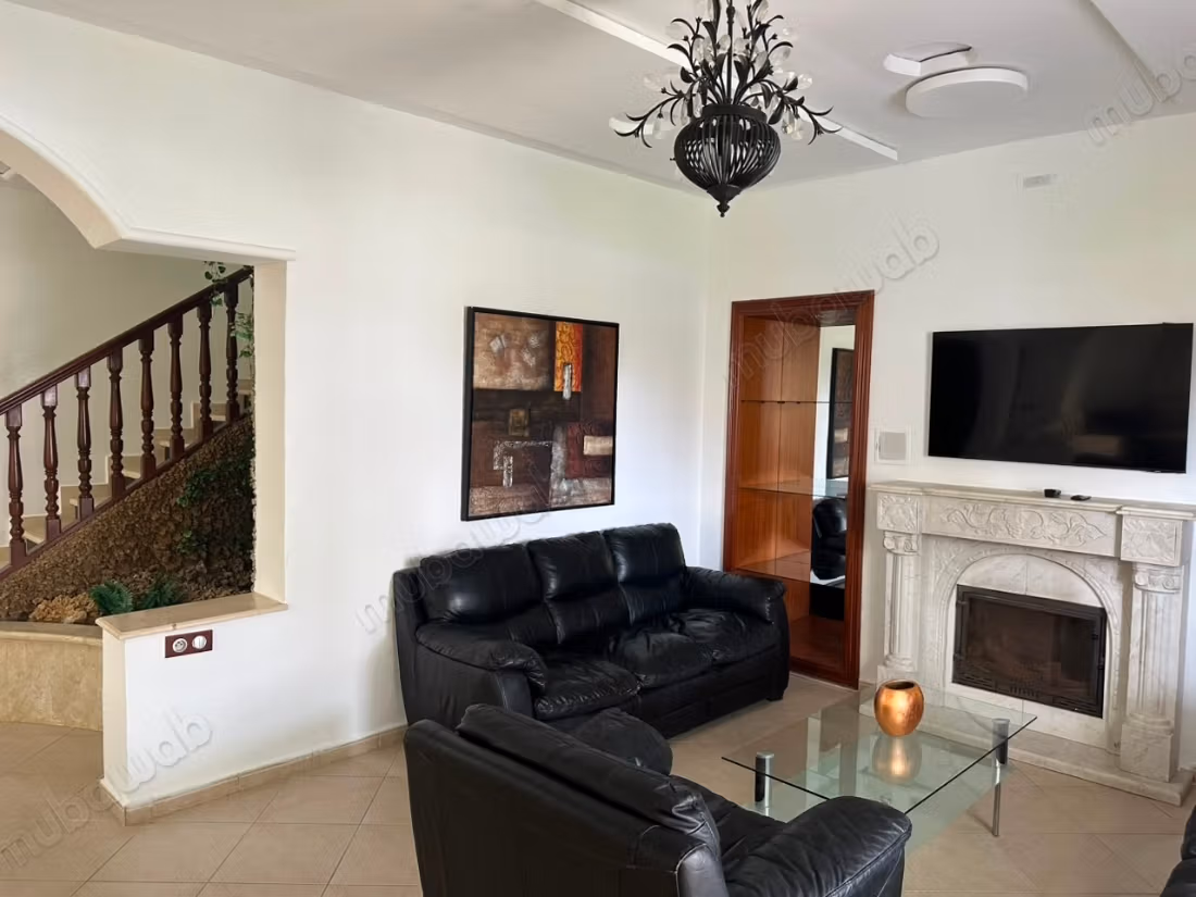 Maison de luxe à louer à M'Diq. 4 belles chambres. Meublé