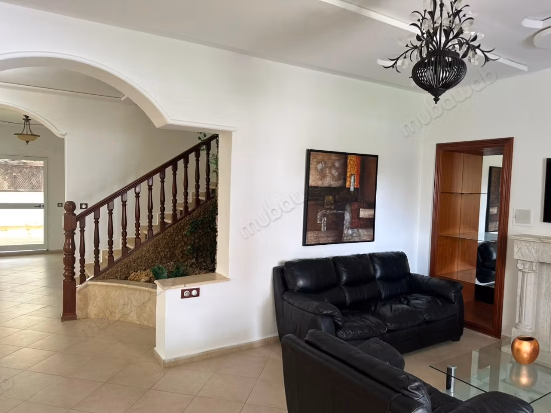 Maison de luxe à louer à M'Diq. 4 belles chambres. Meublé