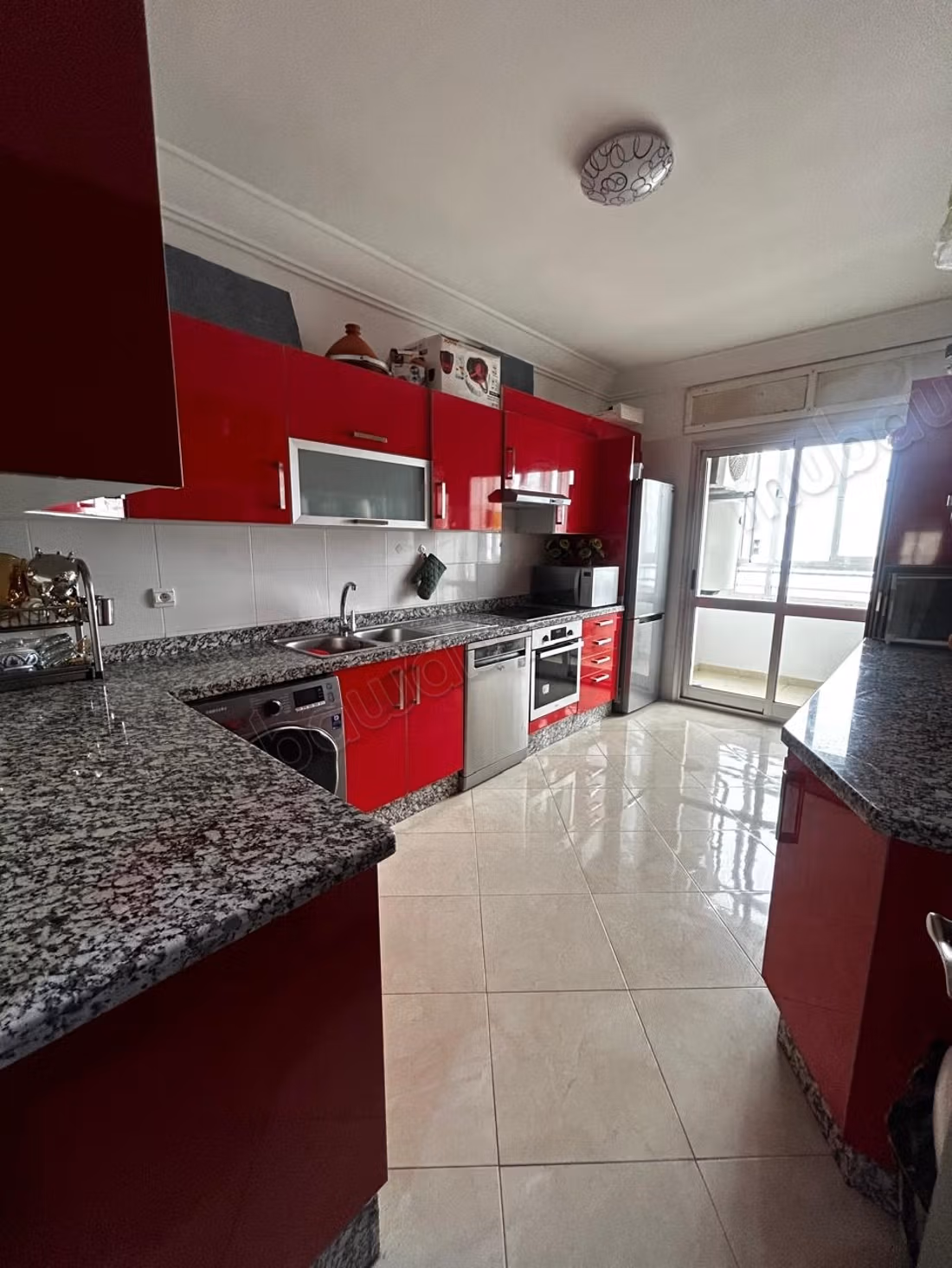Appartement meublé à vendre 
A deux pas de la plage