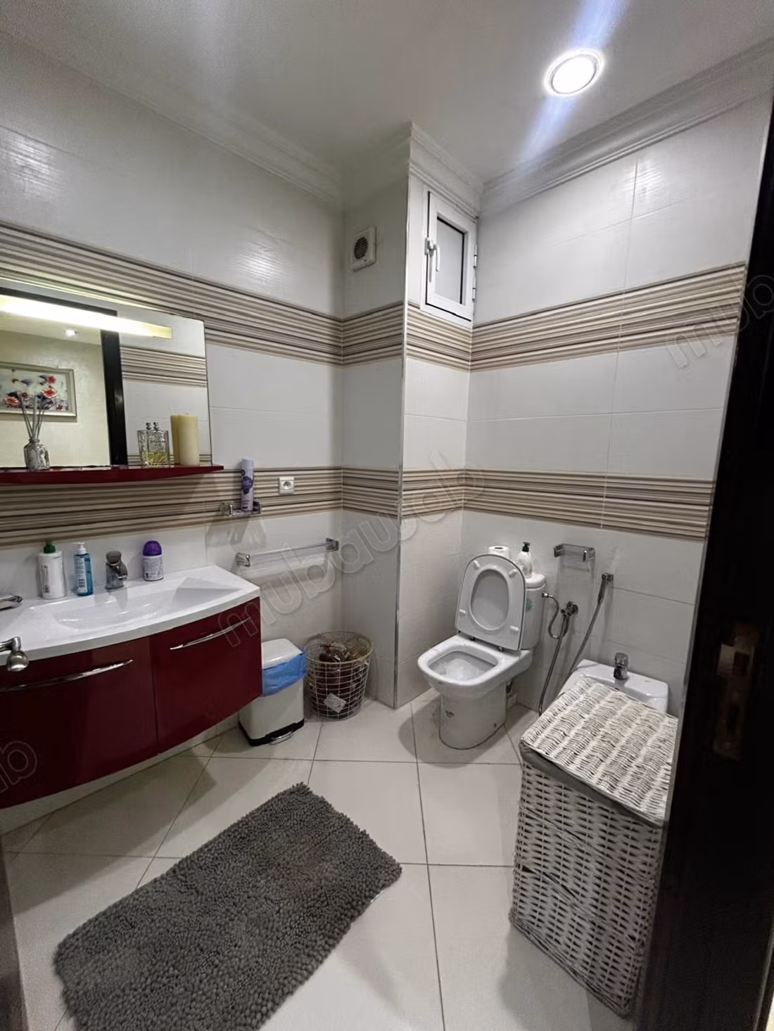 Appartement meublé à vendre 
A deux pas de la plage