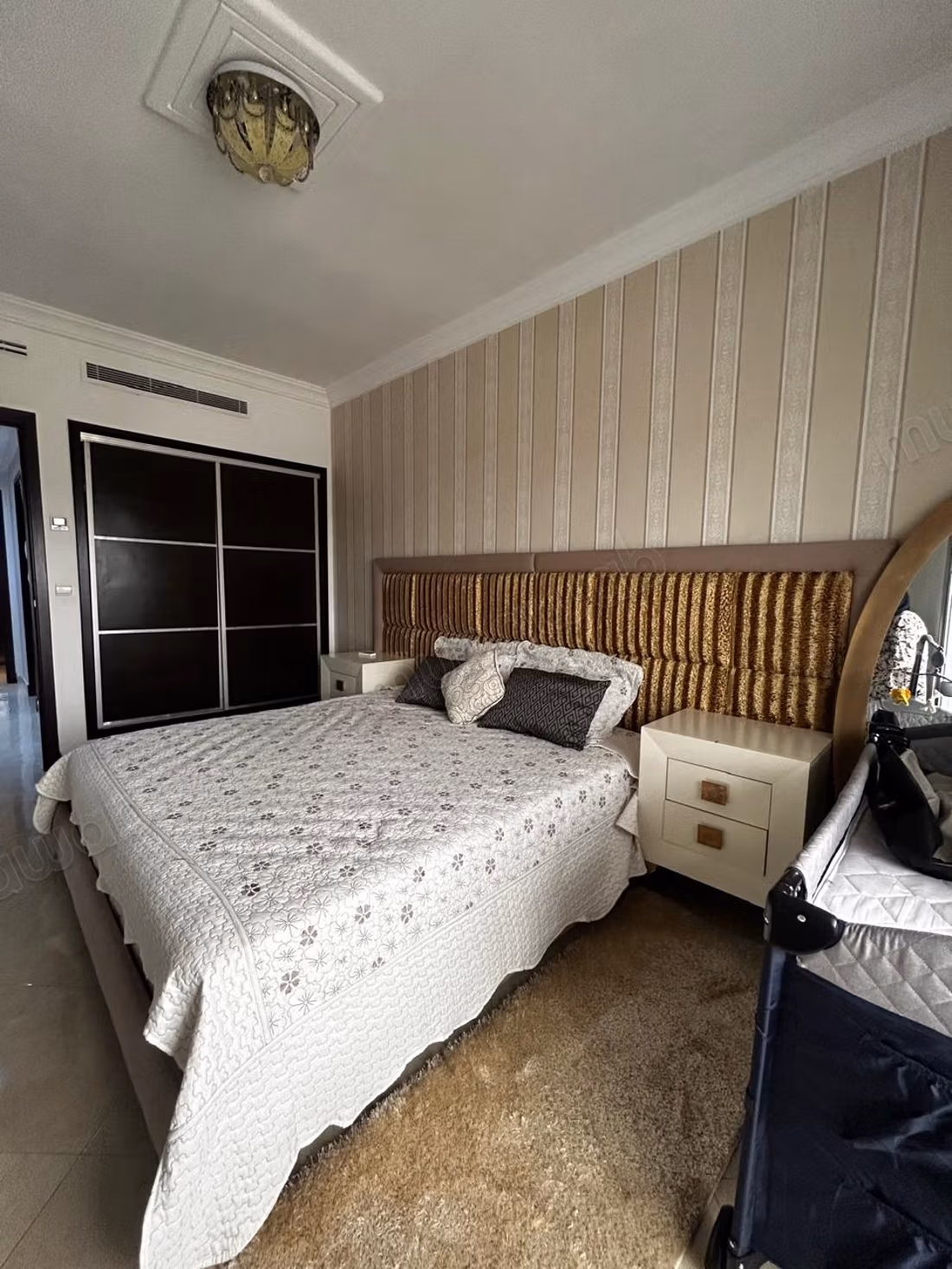 Appartement meublé à vendre 
A deux pas de la plage
