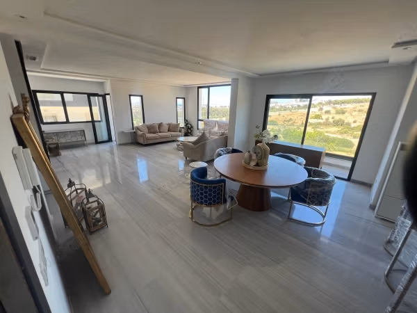 Bel appartement haut standing avec vue mer