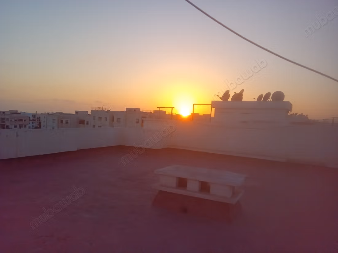 Appartement à vendre à Cité Adrar. Surface totale 57 m². Meu...