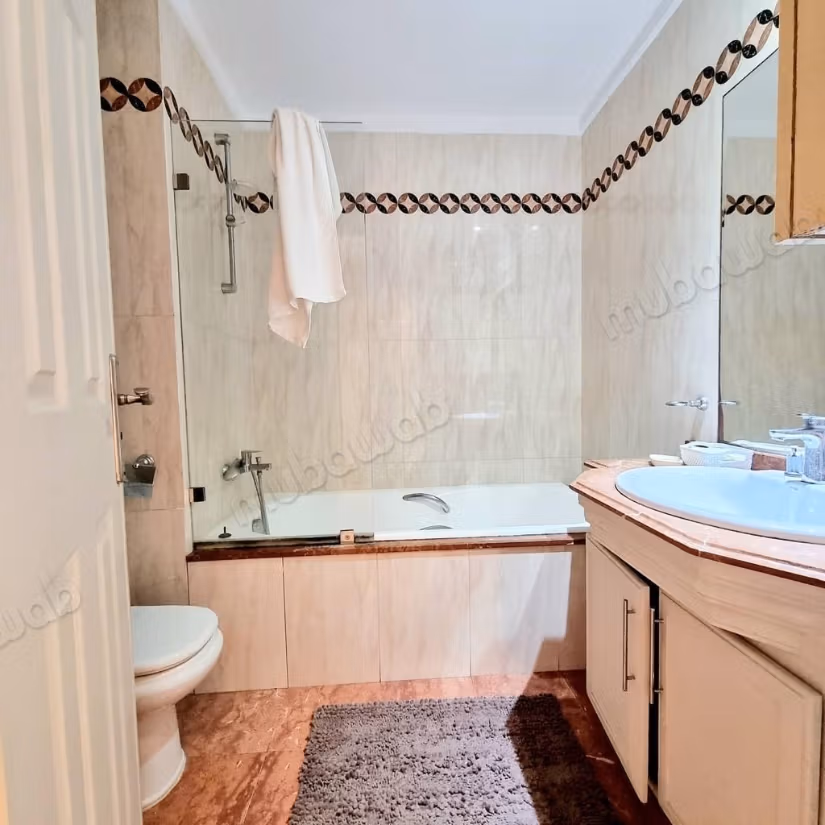 Appartement en location à Racine. Surface totale 145 m²