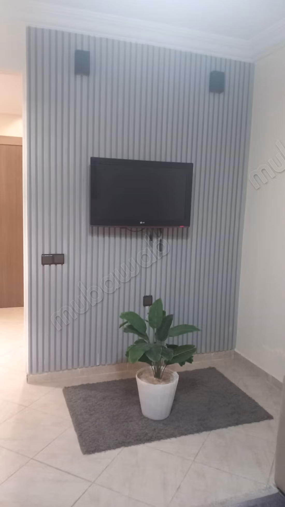 Seizoensverhuur aan Route Casablanca. 2 comfortabele slaapkamers. Veiligheid deur, satellietantenne