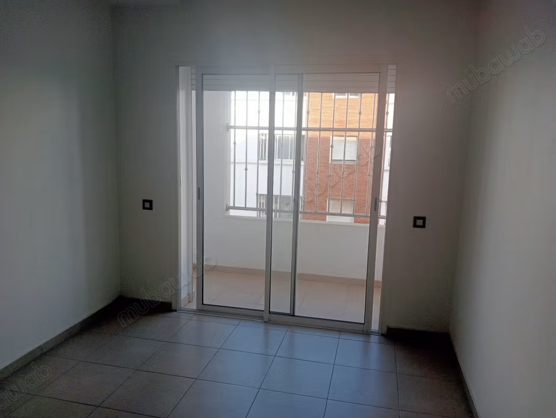 Location d'un bel appartement de 3 pièces dans un emplacement idéal collé au Mall Tachfine et à 10 minutes à pied de Casa Voyageurs