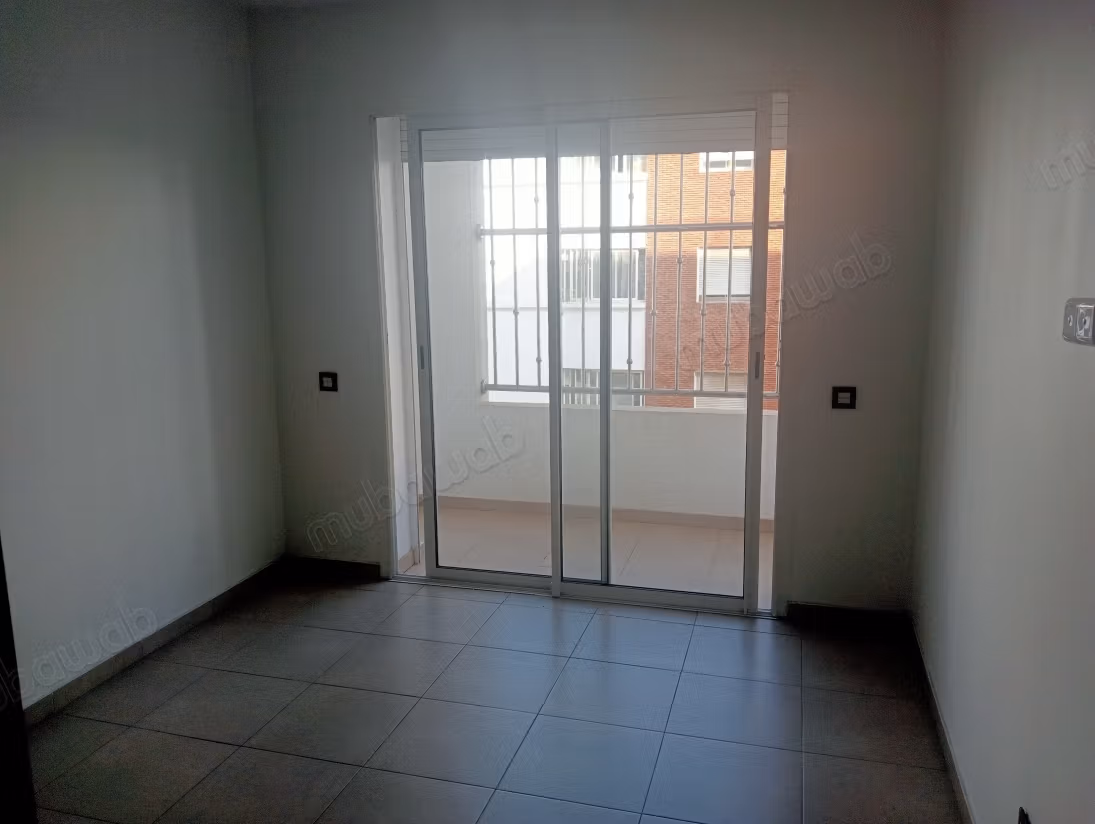 Location d'un bel appartement de 3 pièces dans un emplacement idéal collé au Mall Tachfine et à 10 minutes à pied de Casa Voyageurs