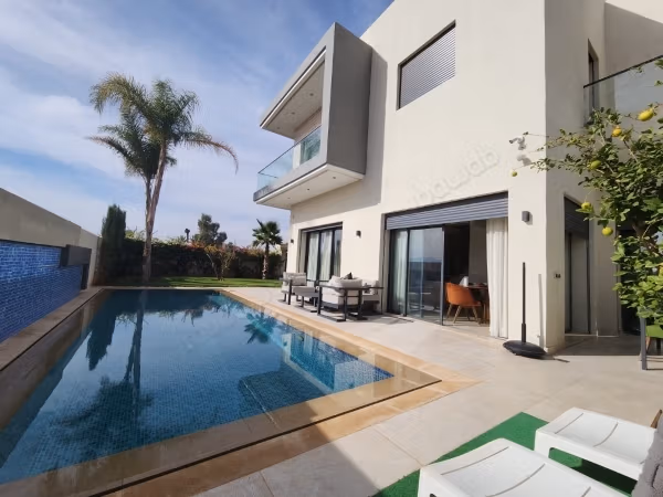 Villa. Moderne à louer sur Amelkis