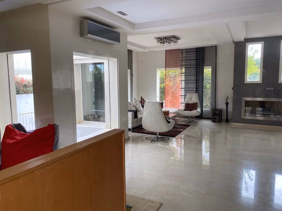 Villa lussuosa in affitto a Riyad. 4 camere accoglienti. Arredata