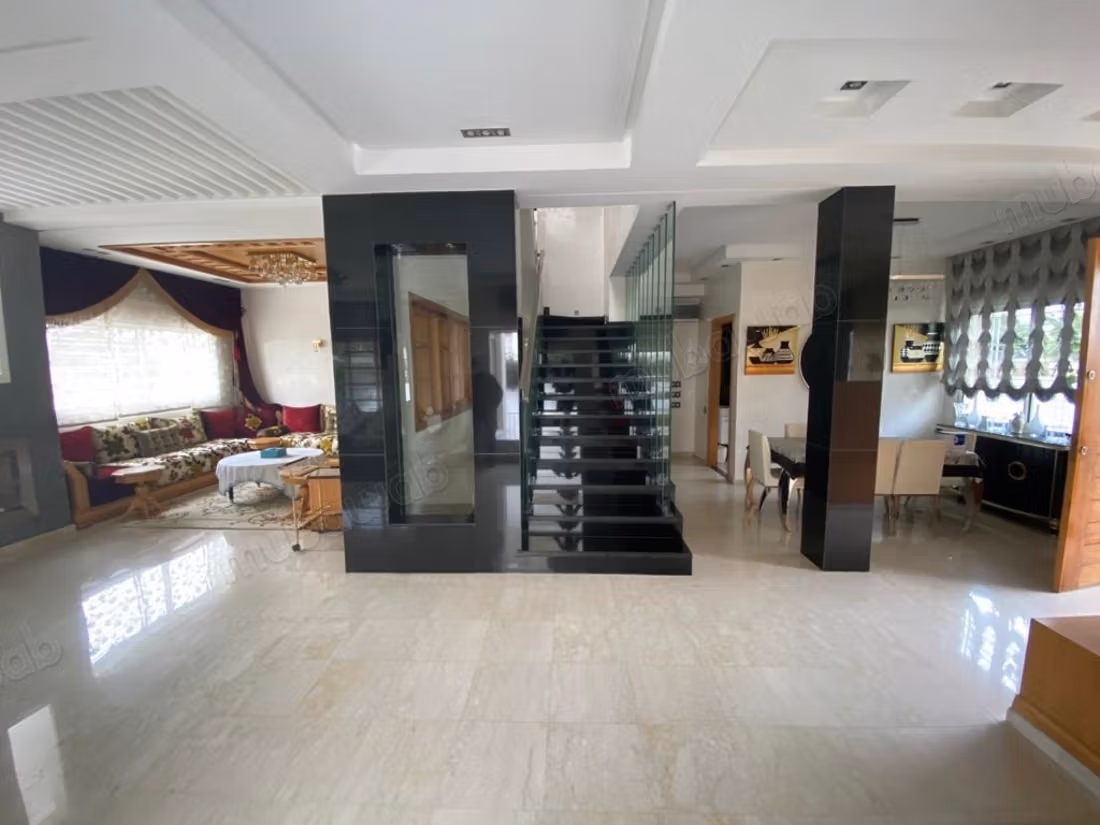 Villa lussuosa in affitto a Riyad. 4 camere accoglienti. Arredata