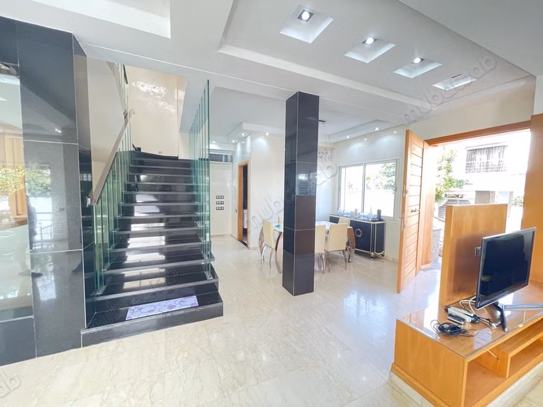 Villa lussuosa in affitto a Riyad. 4 camere accoglienti. Arredata