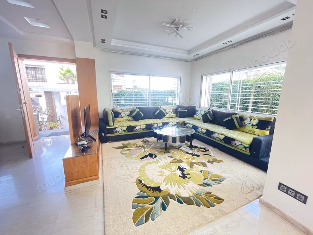 Villa lussuosa in affitto a Riyad. 4 camere accoglienti. Arredata
