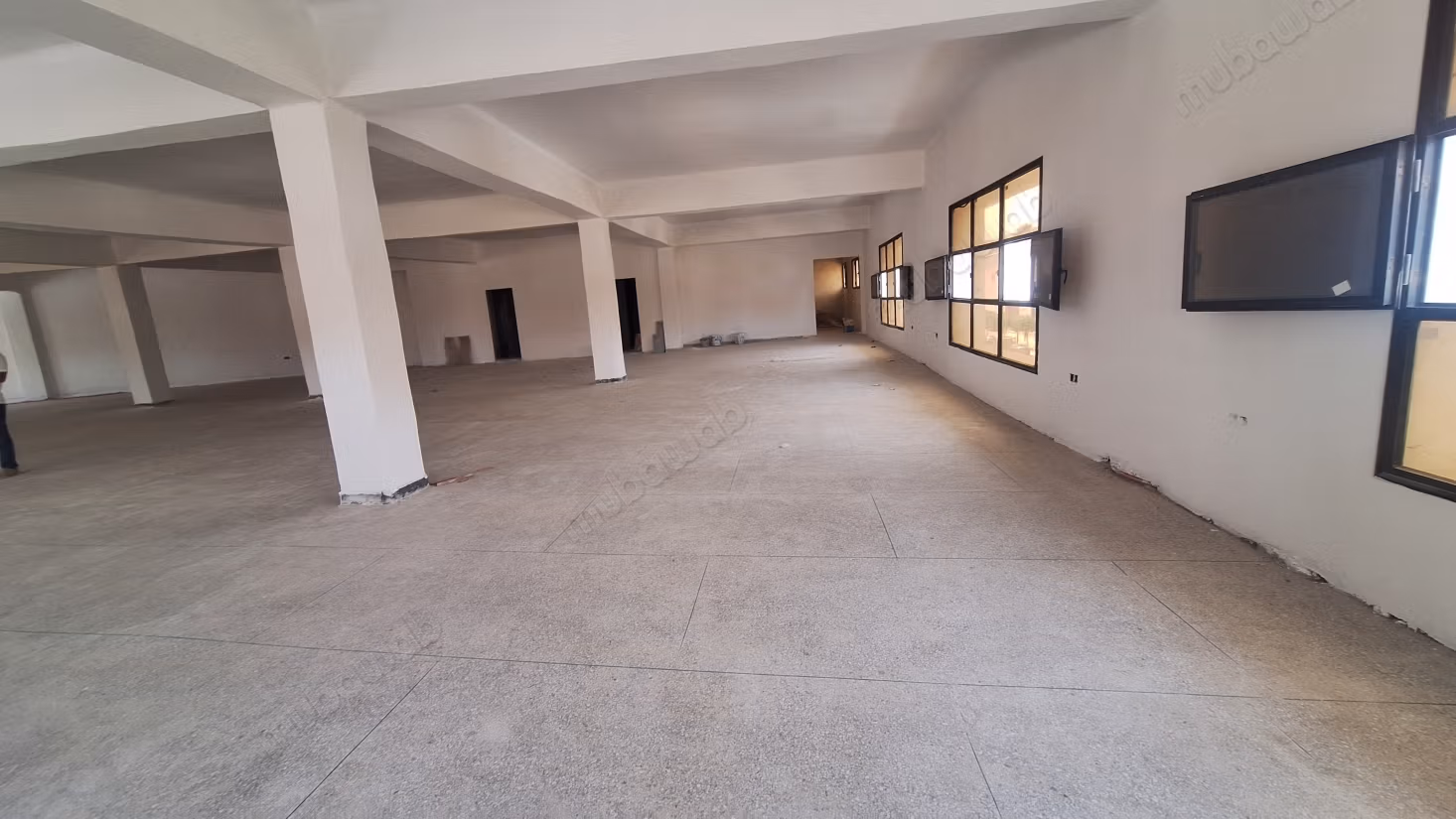 Spazio commerciale in affitto a Lissasfa. Superficie di 500 m². Ascensore