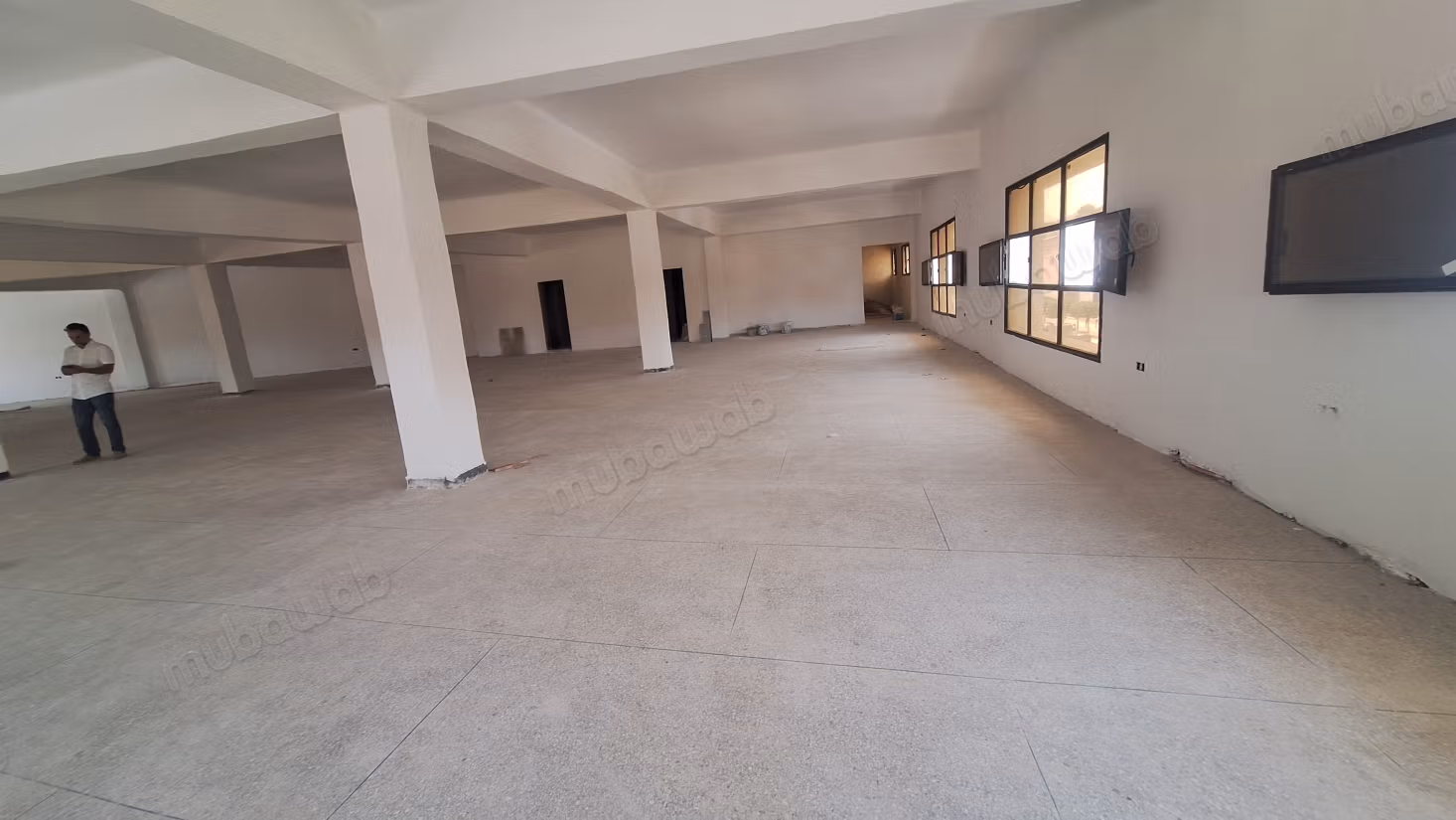 Spazio commerciale in affitto a Lissasfa. Superficie di 500 m². Ascensore