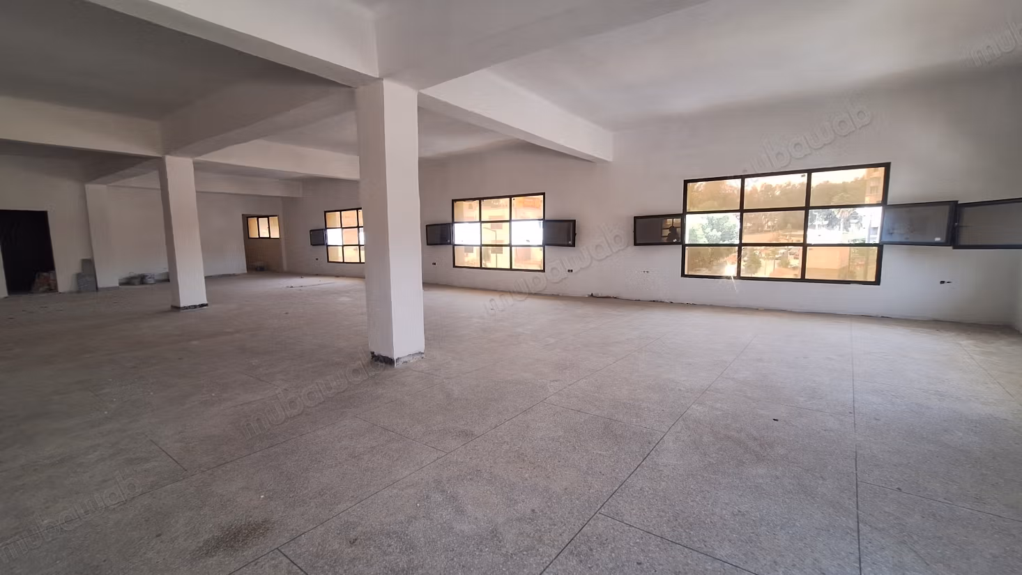Spazio commerciale in affitto a Lissasfa. Superficie di 500 m². Ascensore