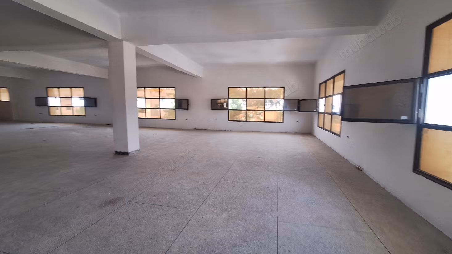 Spazio commerciale in affitto a Lissasfa. Superficie di 500 m². Ascensore
