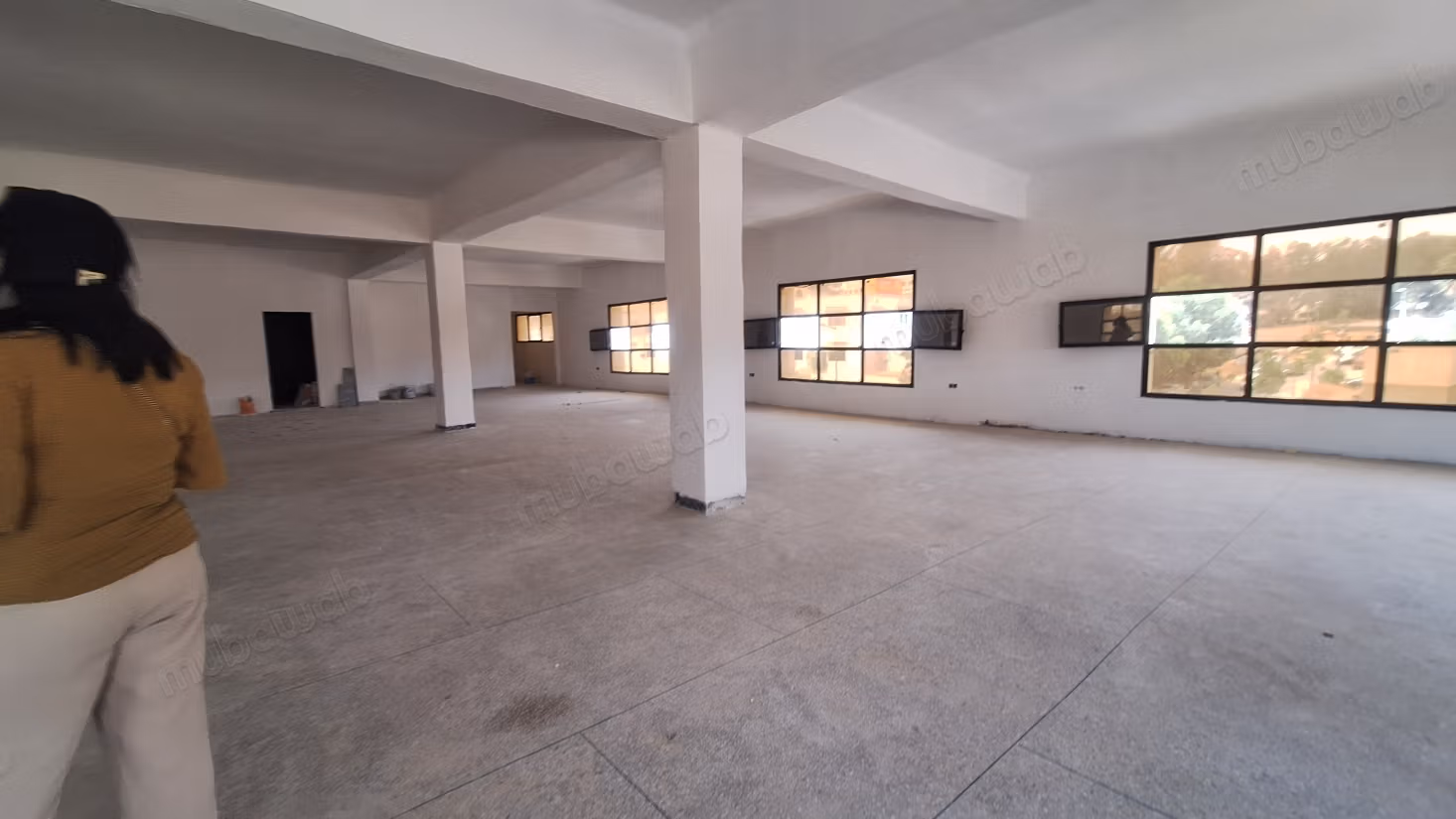 Spazio commerciale in affitto a Lissasfa. Superficie di 500 m². Ascensore