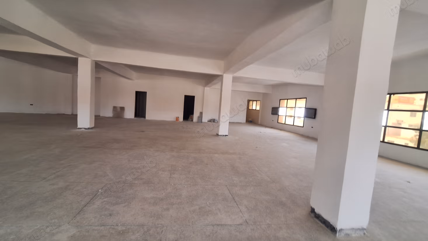 Spazio commerciale in affitto a Lissasfa. Superficie di 500 m². Ascensore