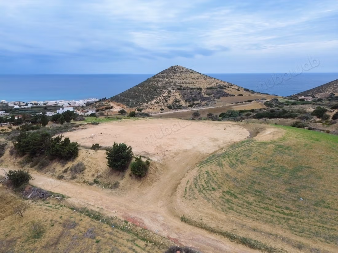 Direttamente dal proprietario terreno in vendita con una vista mozzafiato a Rafraf