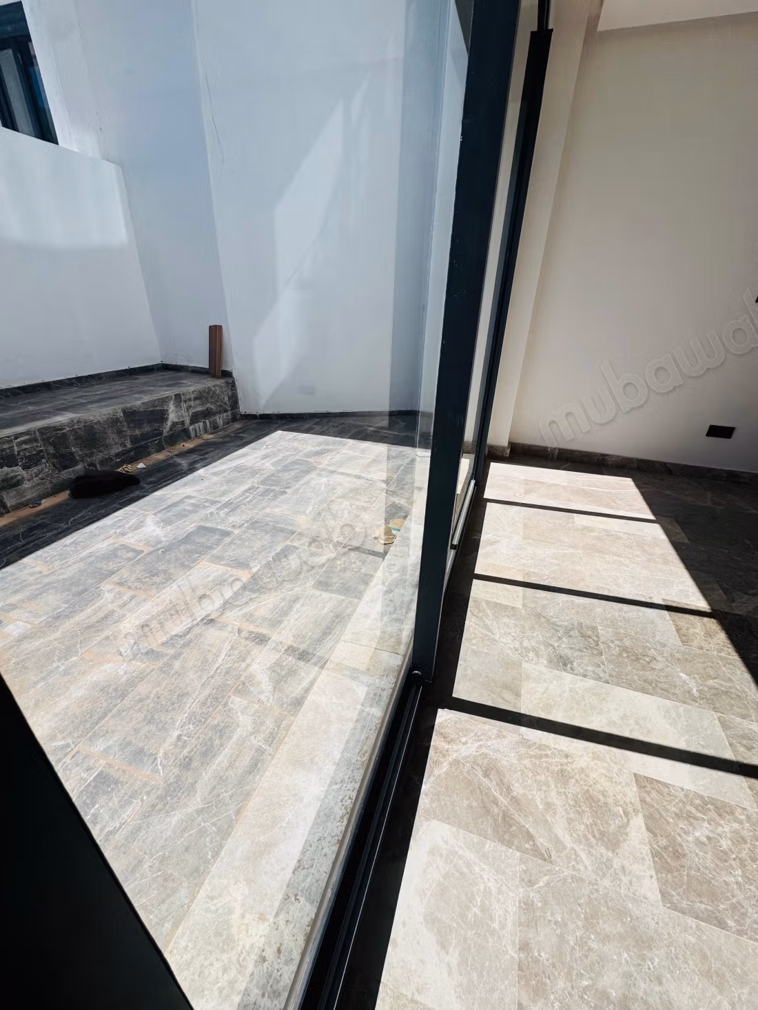 Appartement à vendre à Les princesses. 1 chambre. Porte blindée, sécurité