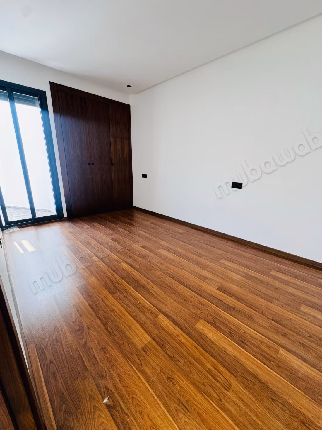 Appartement à vendre à Les princesses. 1 chambre. Porte blindée, sécurité