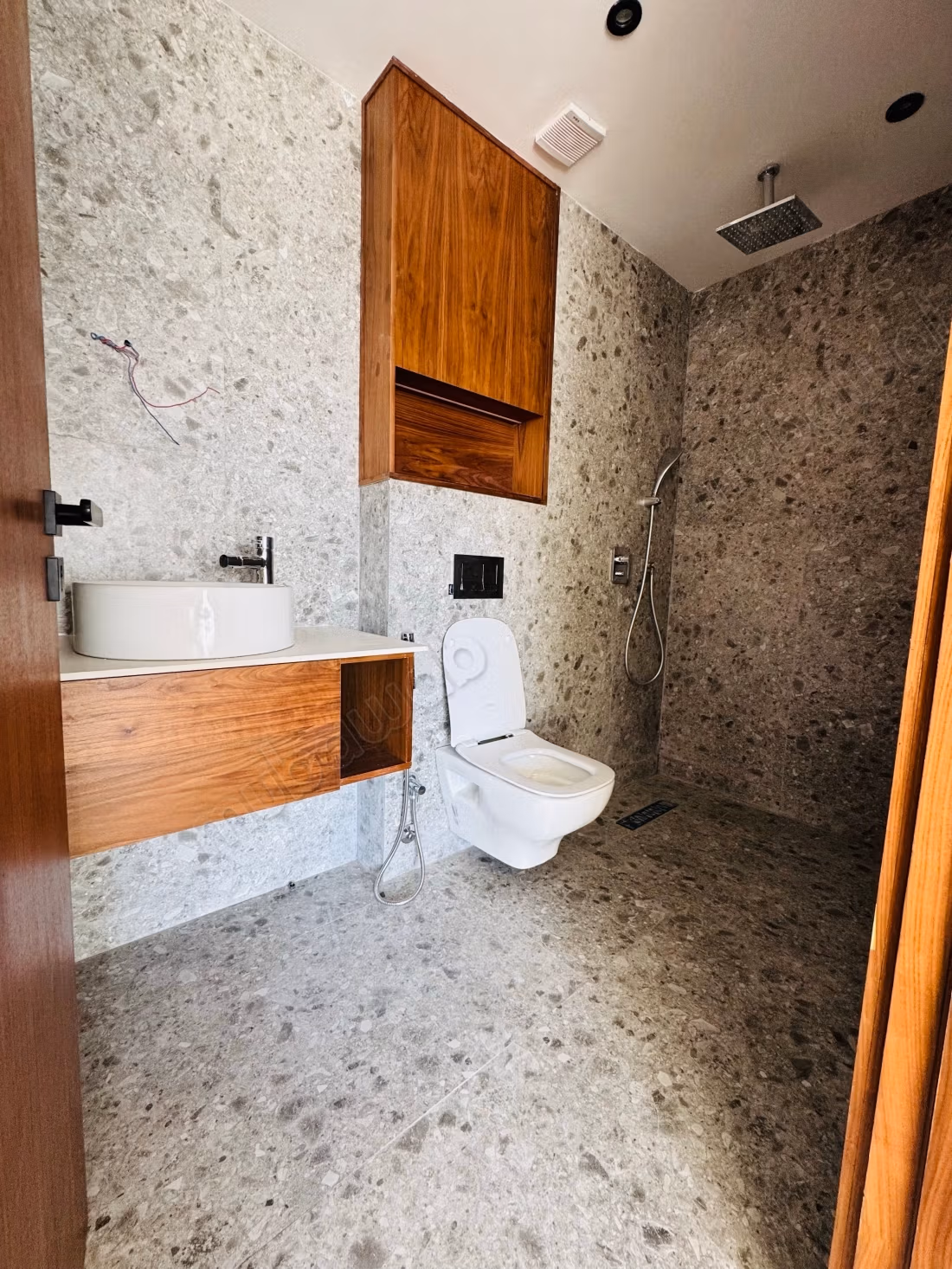 Appartement à vendre à Les princesses. 1 chambre. Porte blindée, sécurité