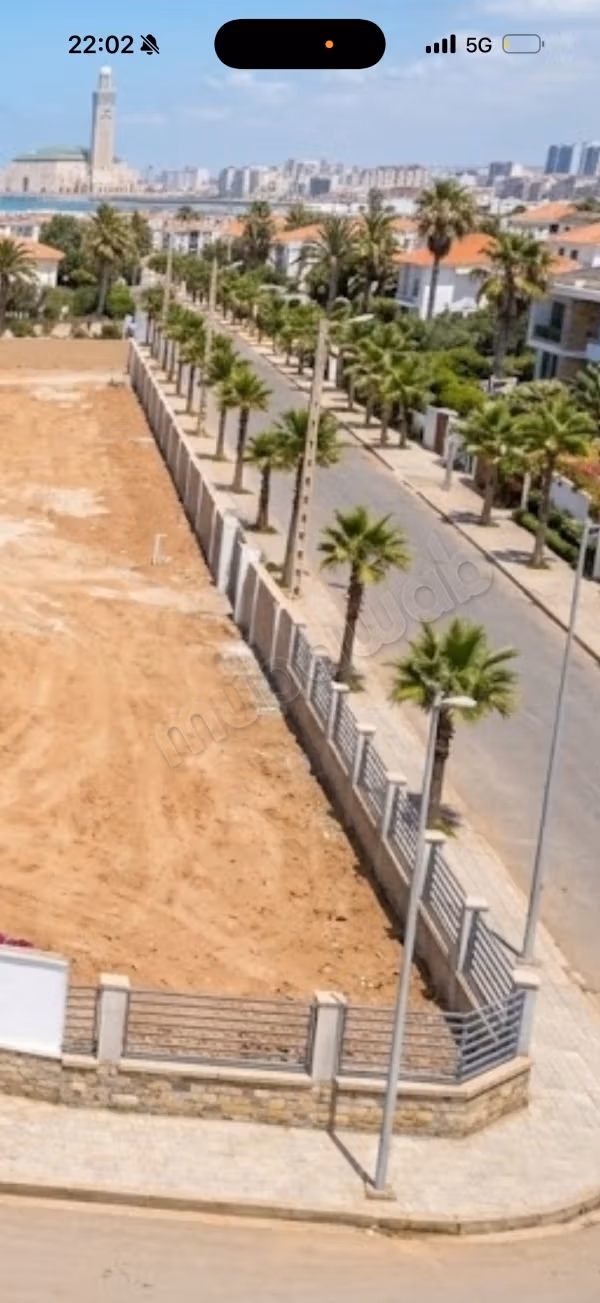 فيلا للهدم في أنفا وإعادة البناء