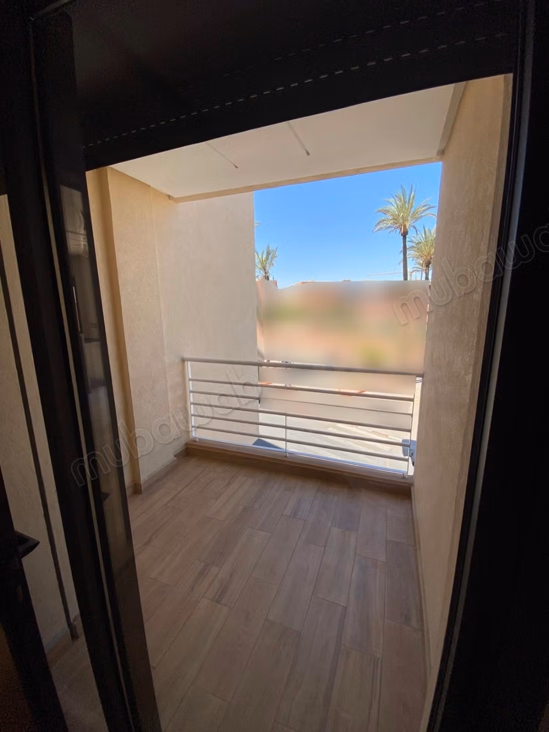Appartamento moderno vuoto 2 camere in affitto