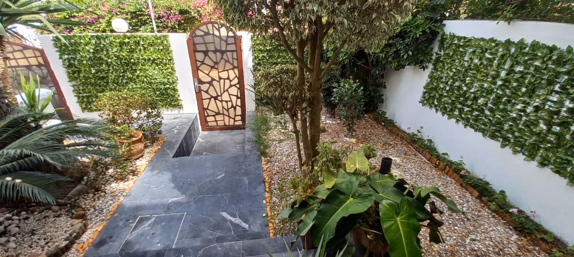 Villa a la location meublé a ain Diab 
27000dh
