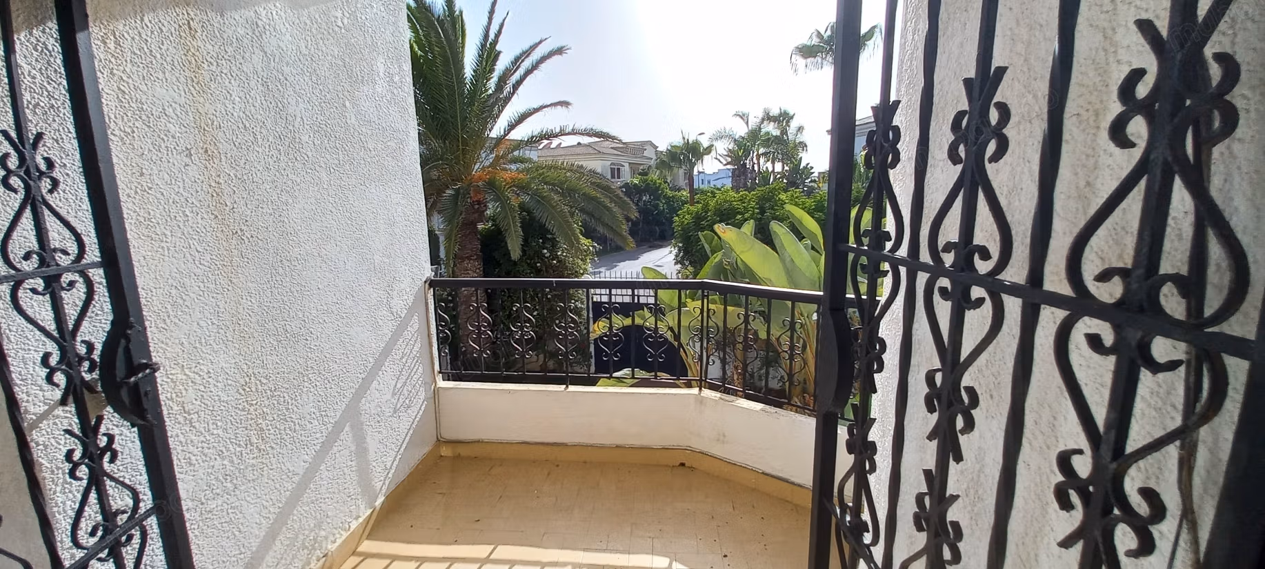 Villa a la location vide a val d'anfa 27000dh