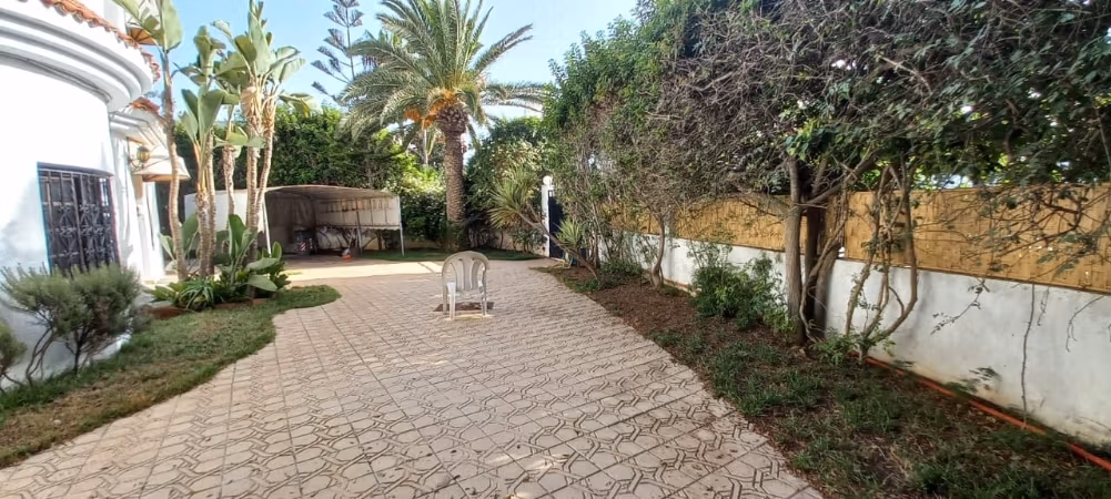 Villa a la location vide a val d'anfa 27000dh