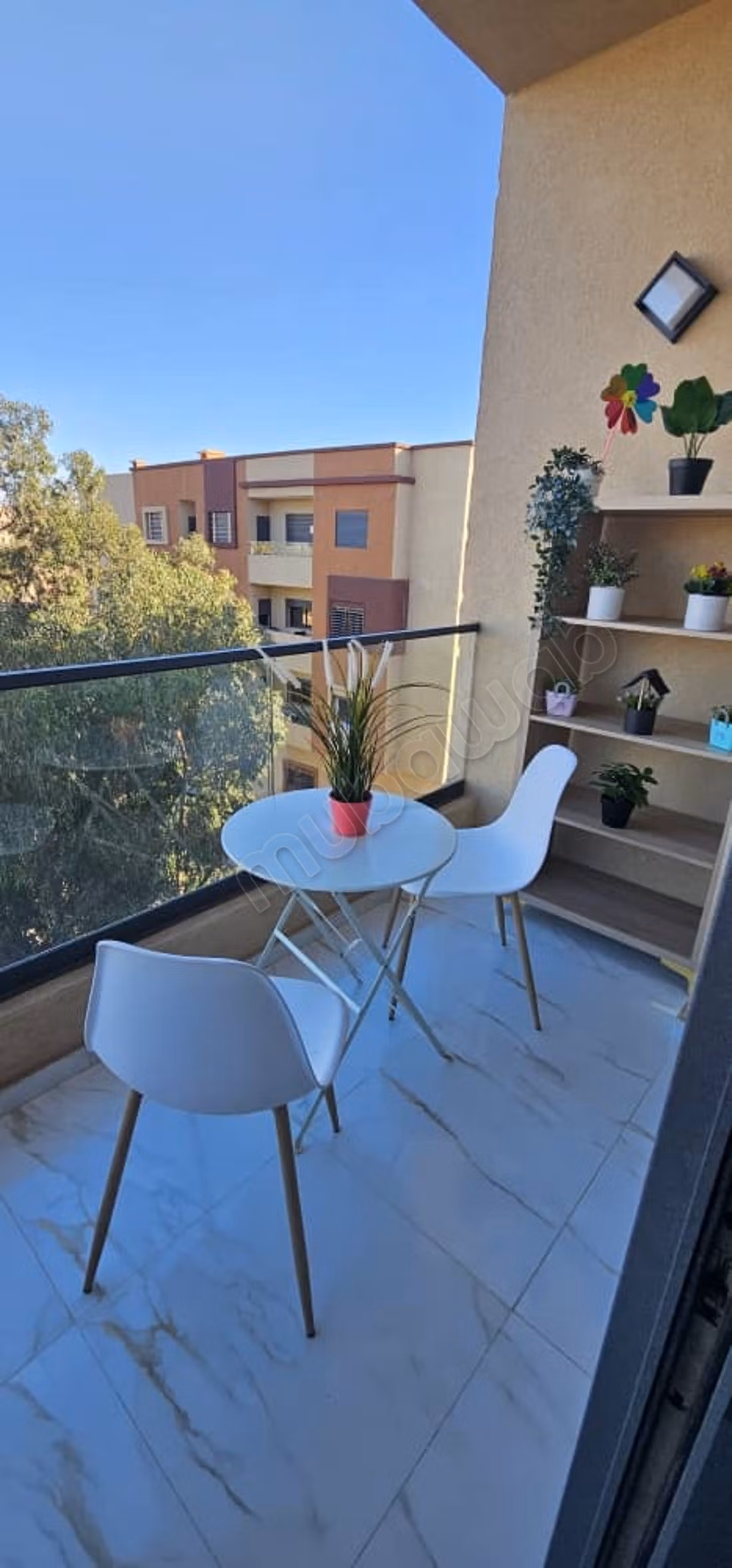 Appartement en location à Camp Al Ghoul. 1 Pièce. Meublé