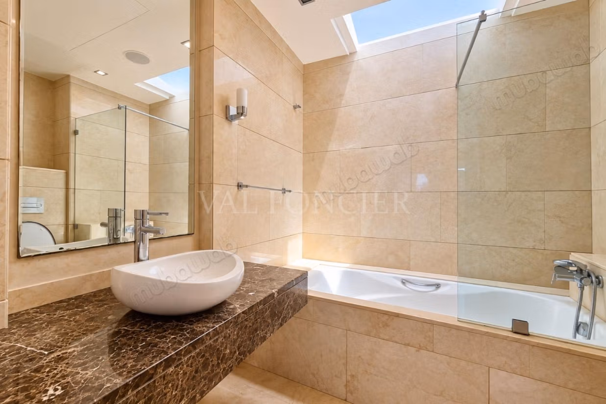 Location Superbe Villa 563m2 4 Chambres avec Piscine, Bouskoura